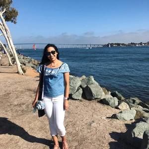 Meet your Posher, Ana